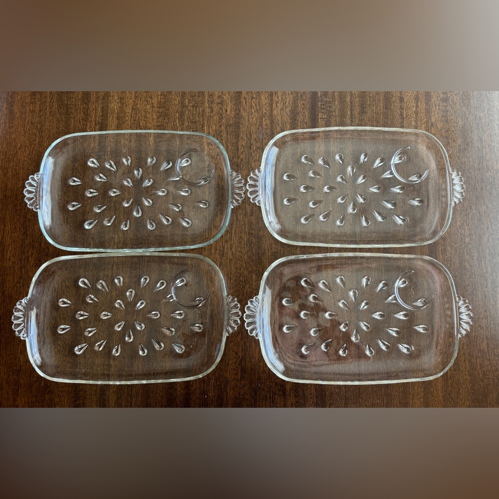 Vintage Hazel Atlas Teardrop Luncheon, Snack Trays - Set Of 4